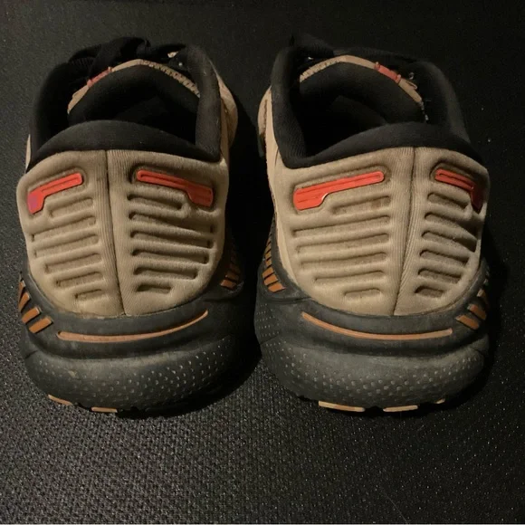 Brooks Tan and Black Running Shoes with Leopard Detail women’s size 9 - Picture 6 of 10